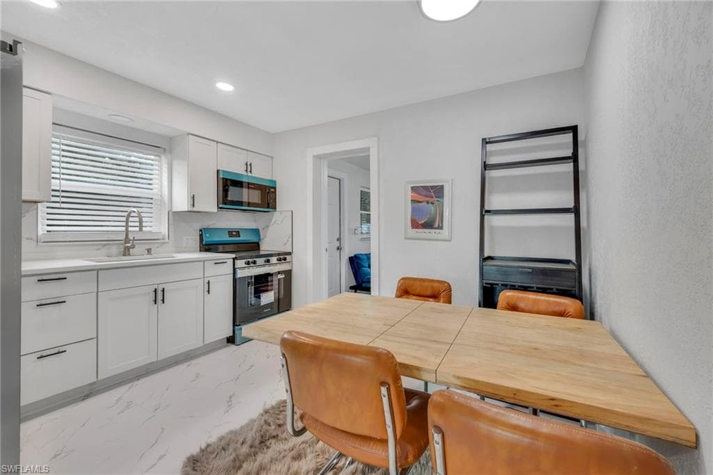 2566-2578 Jackson ST W-19