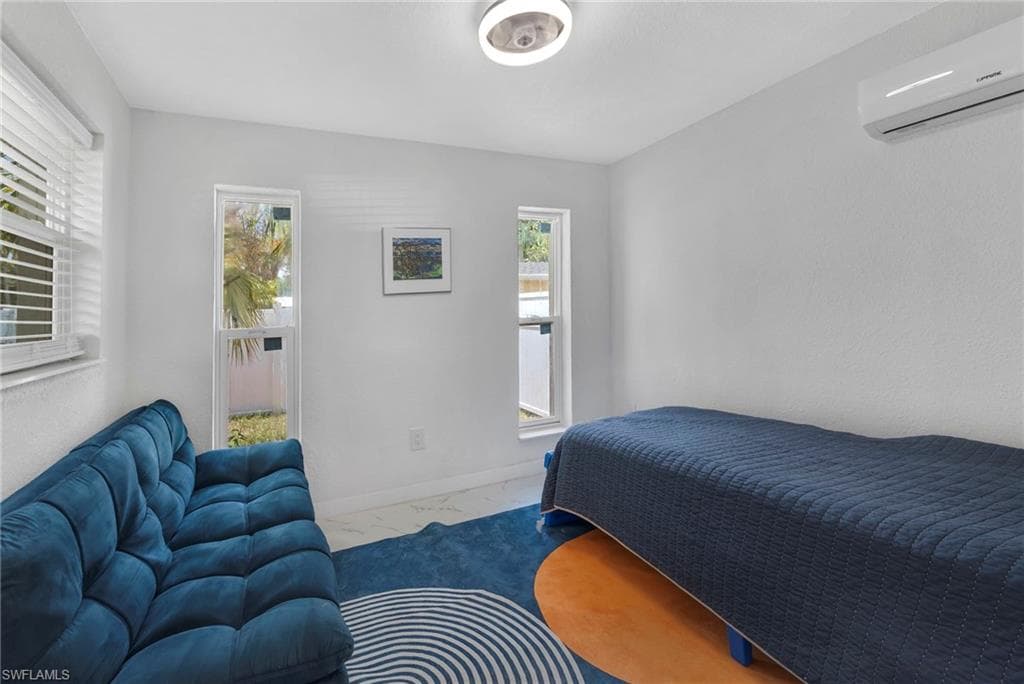 2566-2578 Jackson ST W-25