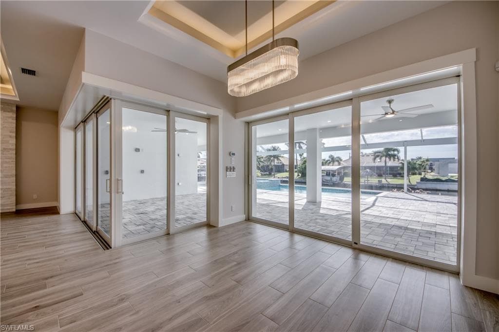 5314 Colonade CT-13