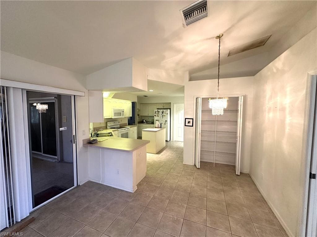 2409 Del Ray PL-9