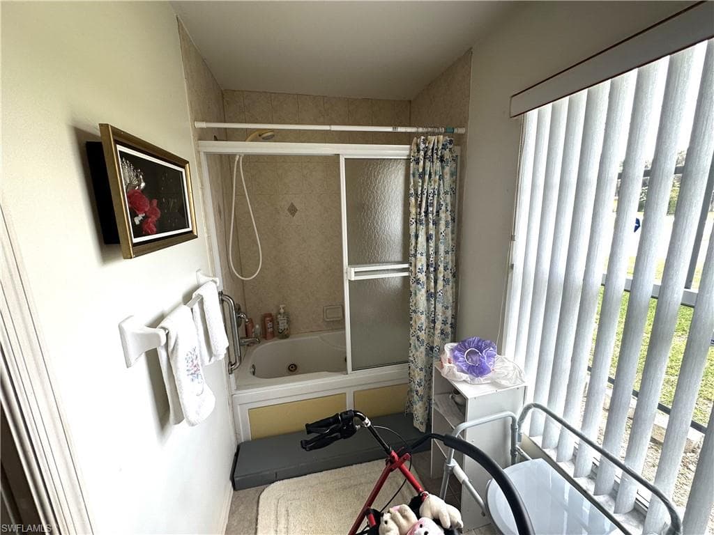 2409 Del Ray PL-19