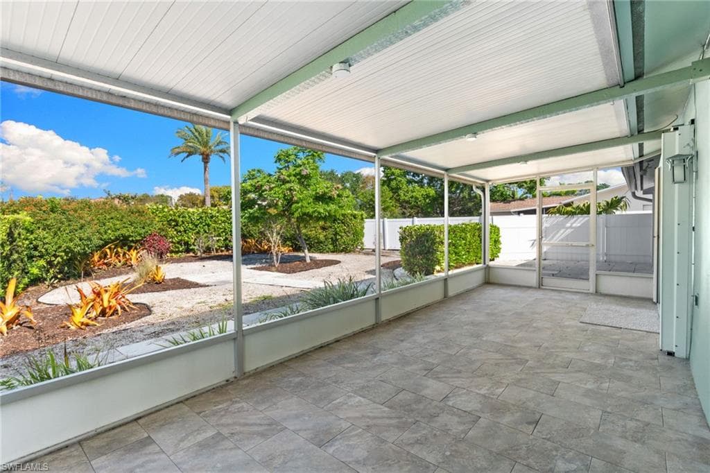 1036 Lake Shore CT-27