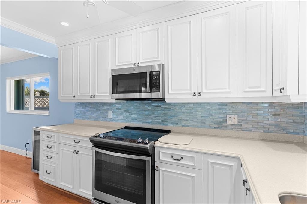 1036 Lake Shore CT-6