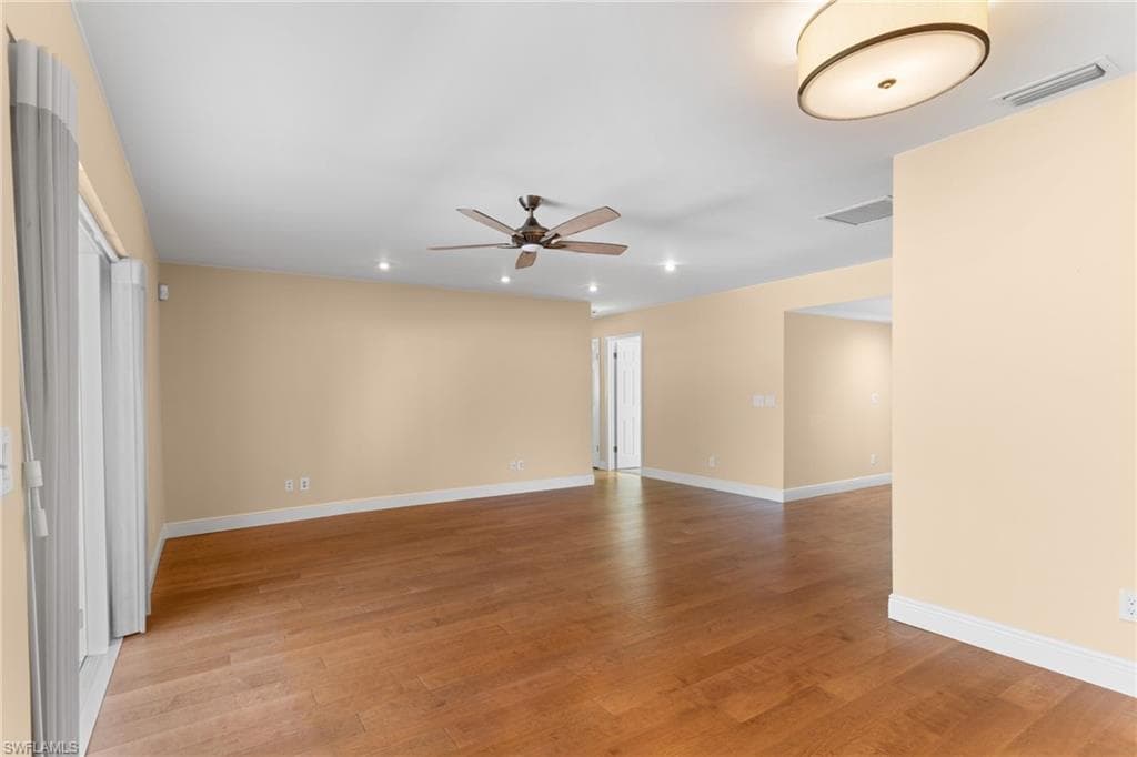 1036 Lake Shore CT-13