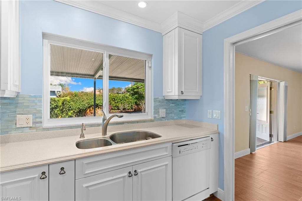 1036 Lake Shore CT-7