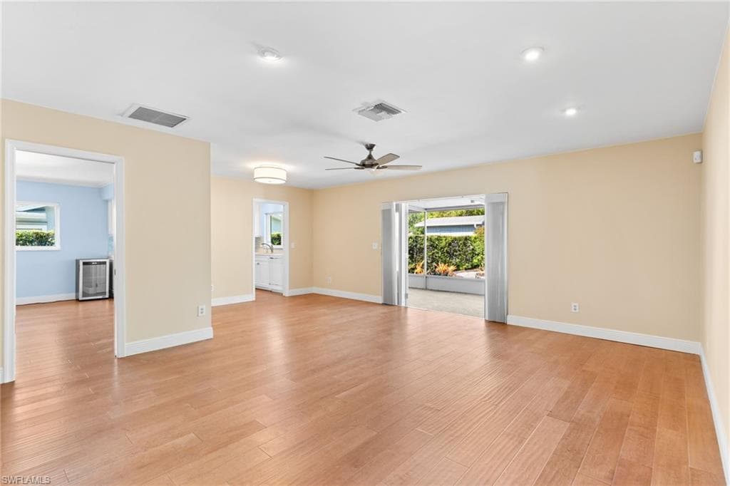 1036 Lake Shore CT-10