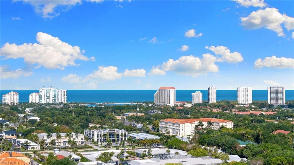 1036 Lake Shore CT-33