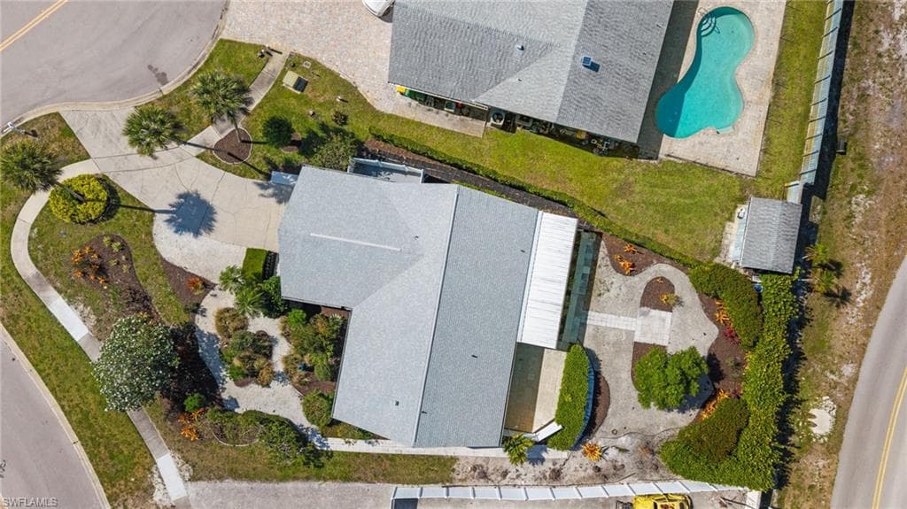 1036 Lake Shore CT-37