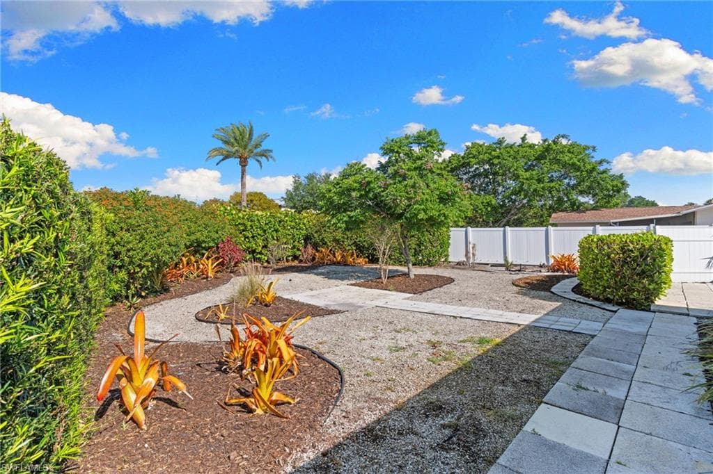 1036 Lake Shore CT-29