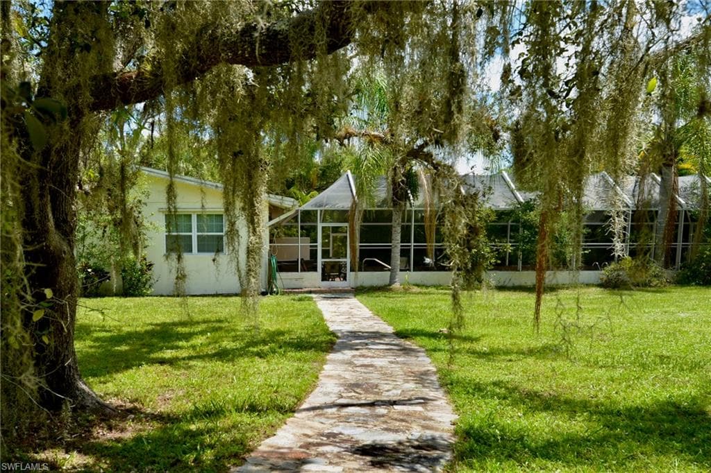 18220 Elmwood DR-6
