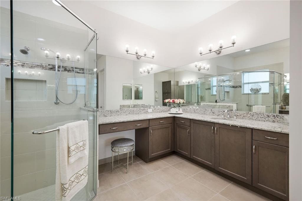 28604 Moraga LN-25