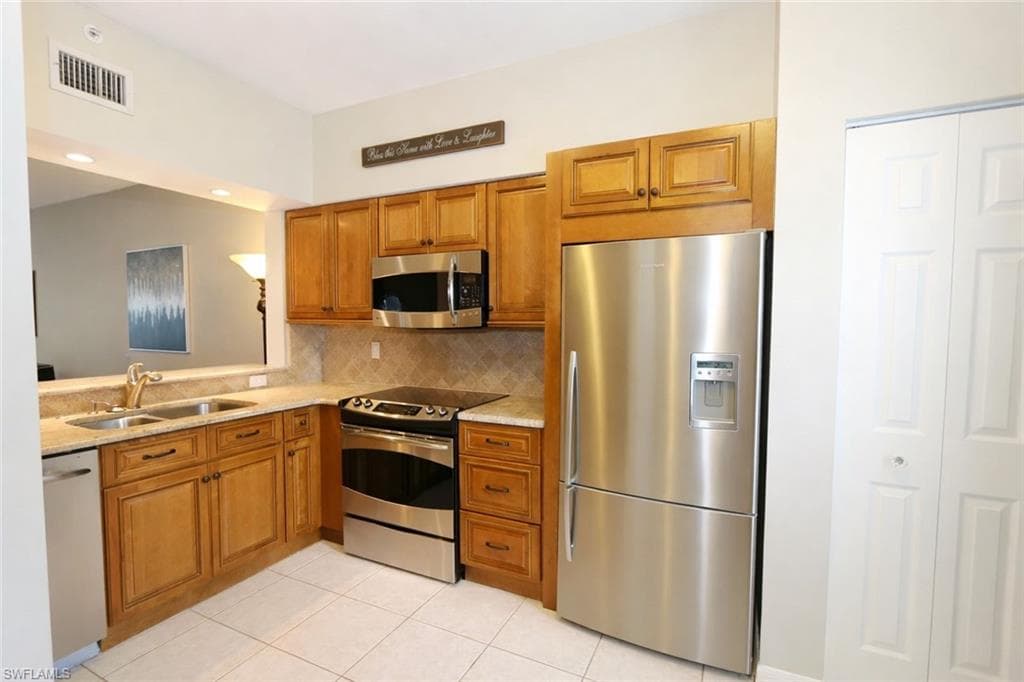 3225 Cypress Glen WAY 105-12