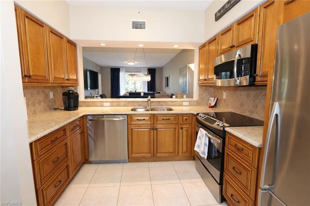 3225 Cypress Glen WAY 105-11