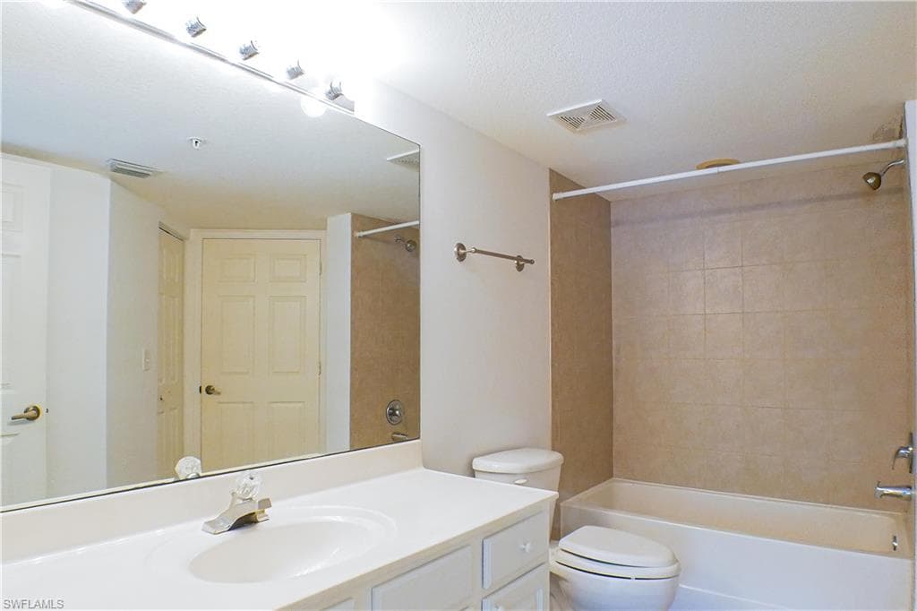 4113 residence DR 211-6