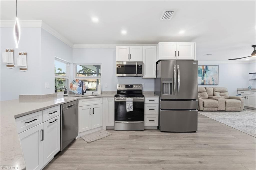 6048 Perthshire LN-9