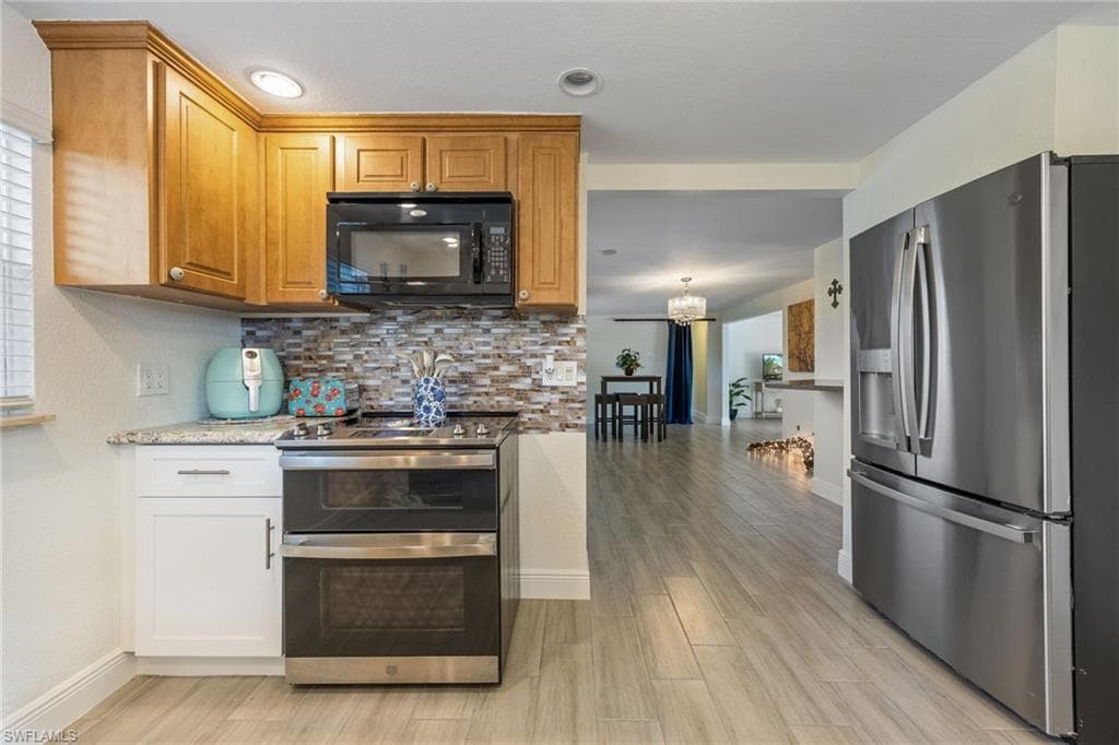 17041 E Lake DR-16