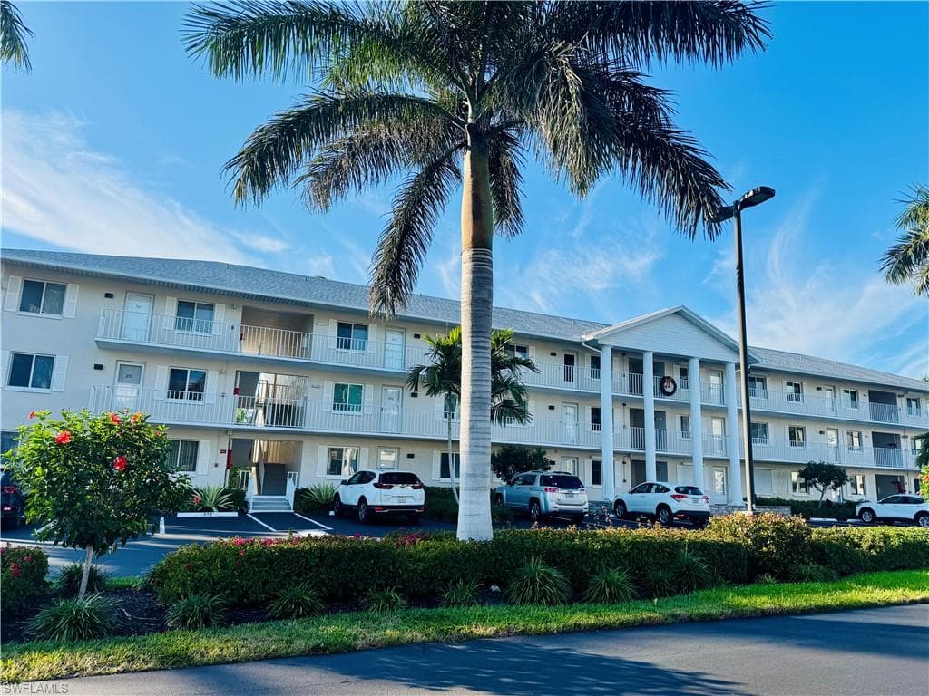 3062 Sandpiper Bay CIR K102-2