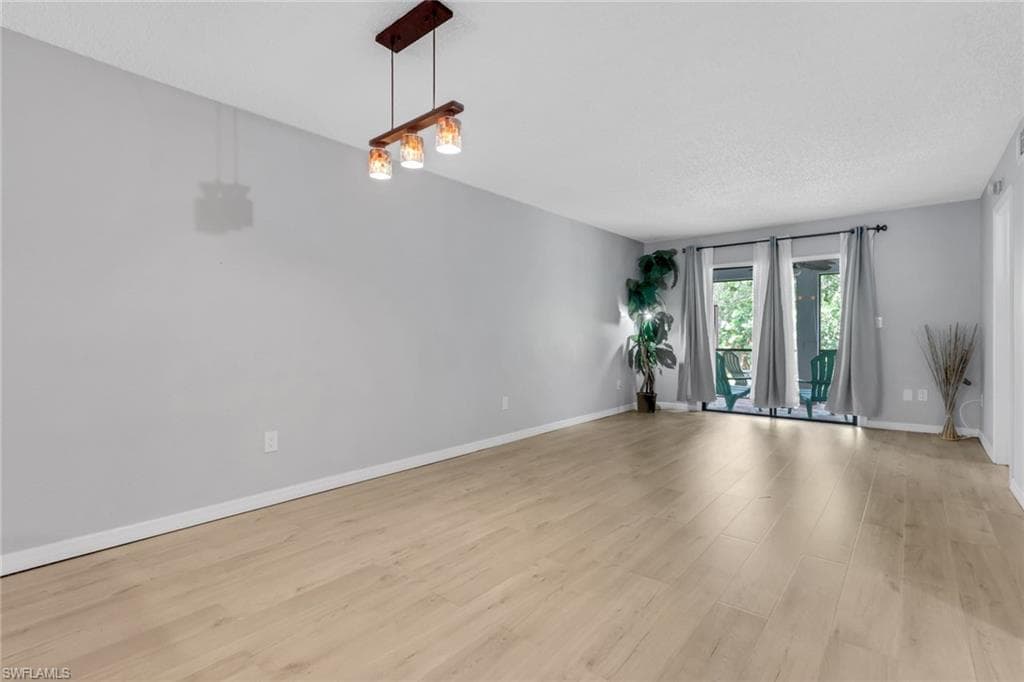 9861 Alabama ST 3-10