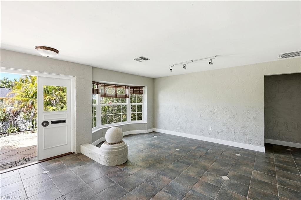 2204 Channel WAY-9