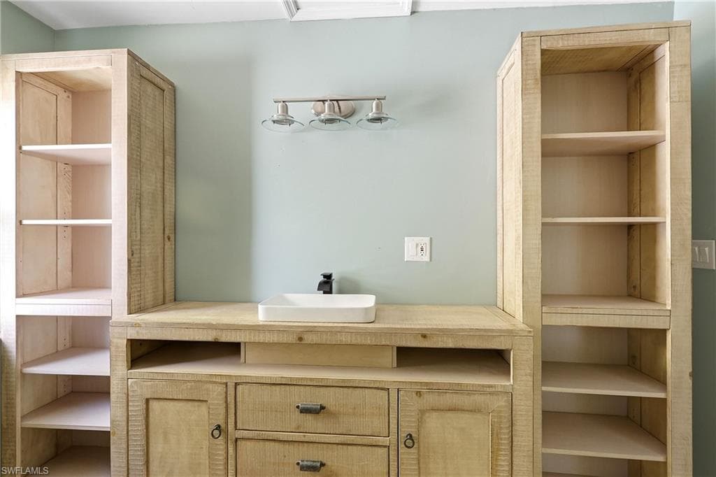 2204 Channel WAY-29
