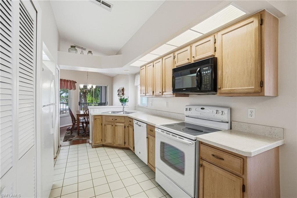 3991 Windward Passage CIR 202-15