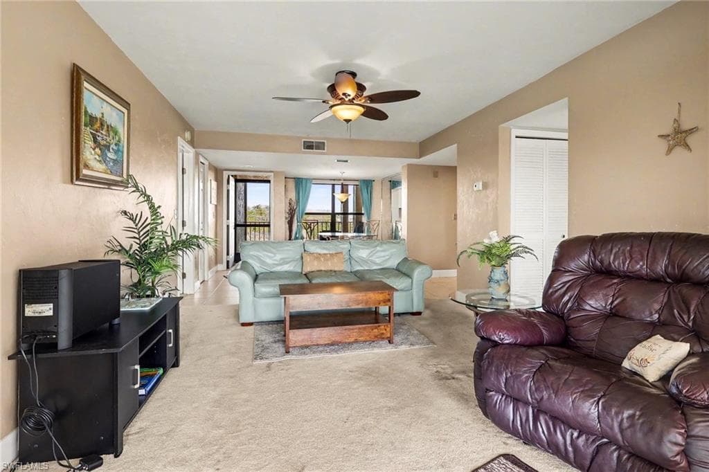 4703 SE 17th PL 404-5