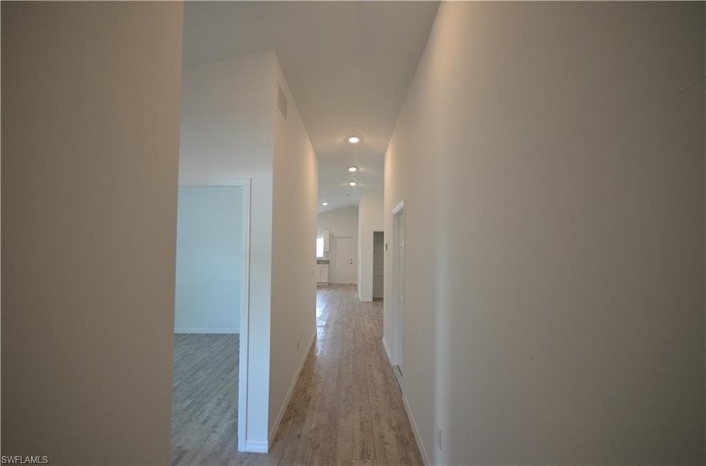 2225 Carver AVE-6