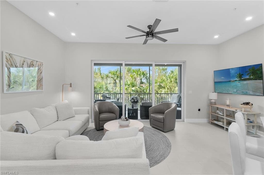 268 Indies DR E 202-8