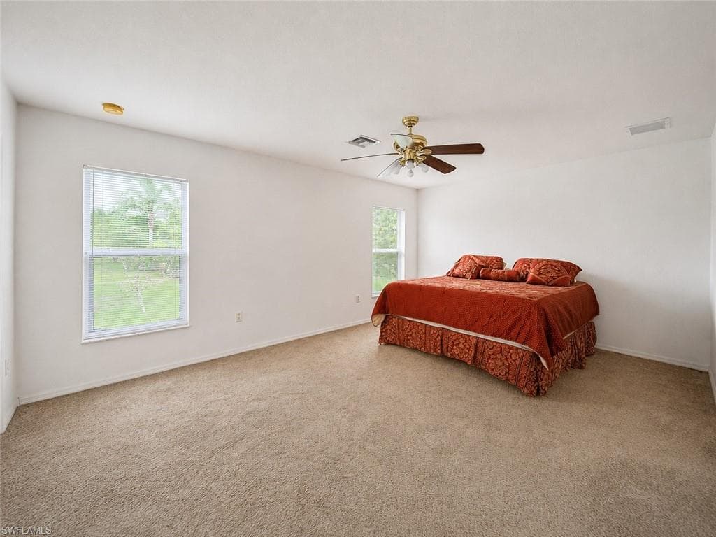 20 Hampton AVE-12