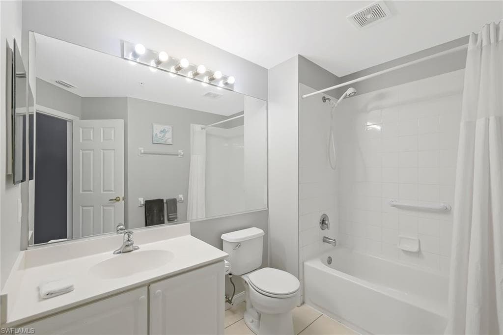 836 Hampton CIR 171-17
