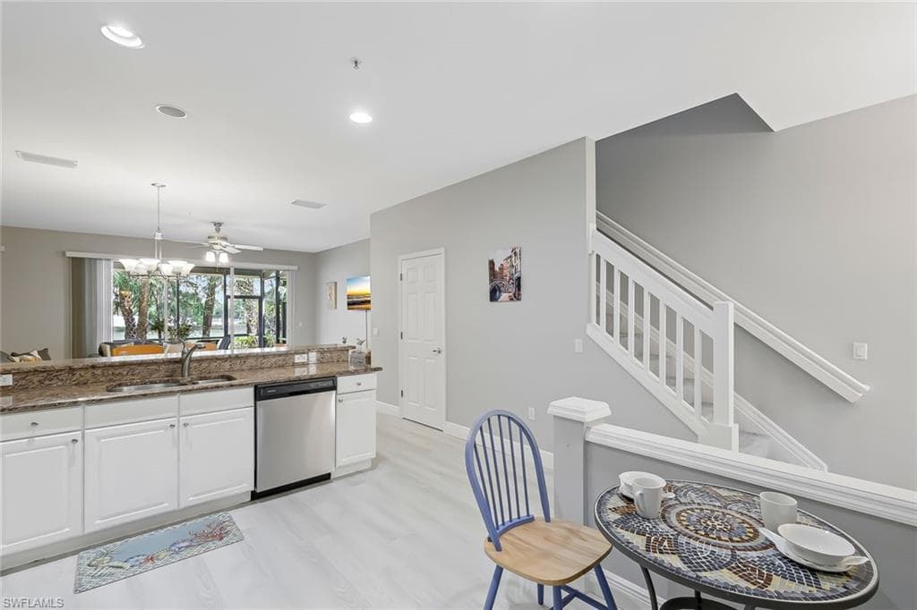 836 Hampton CIR 171-10