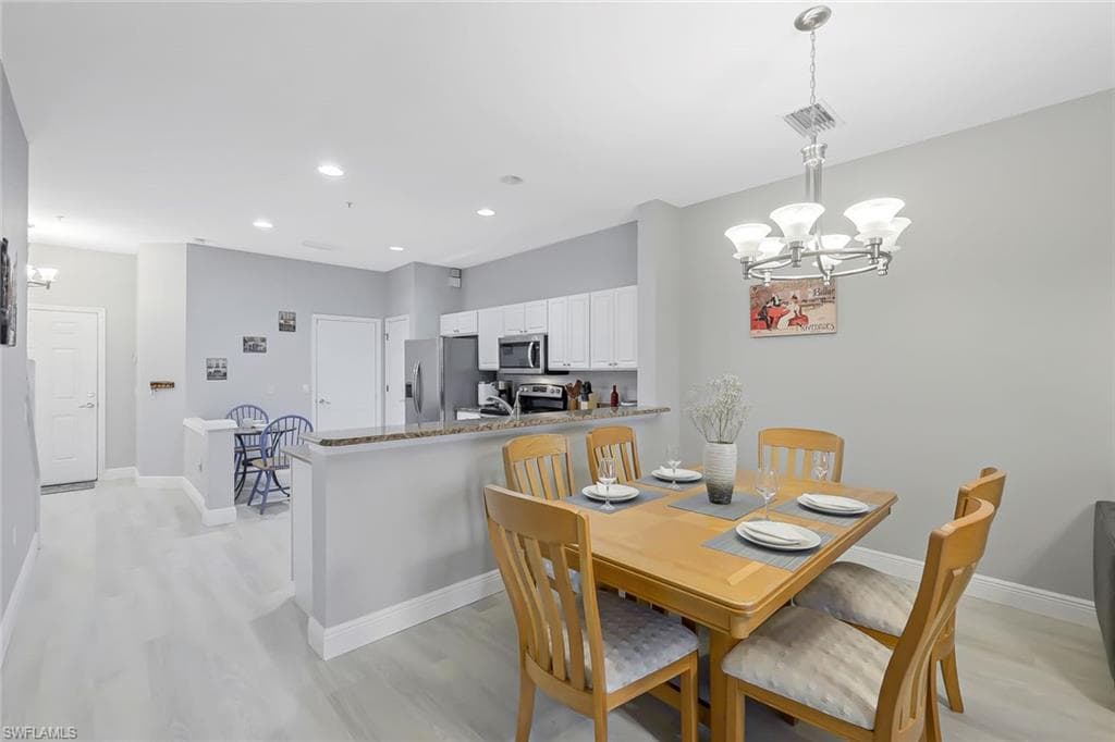 836 Hampton CIR 171-11
