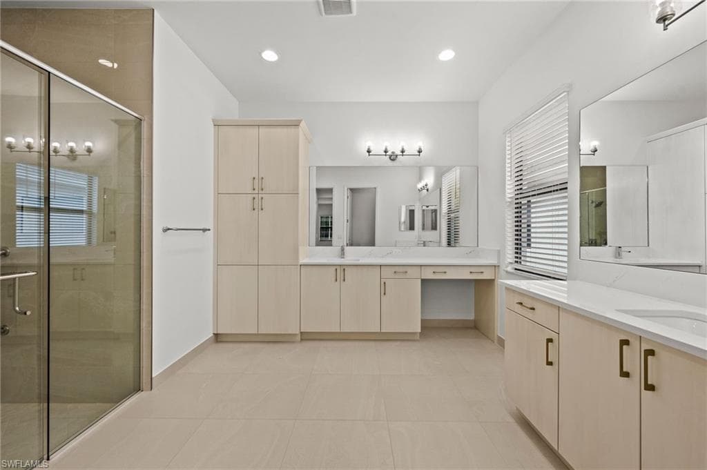 14313 Hogarth PL-16