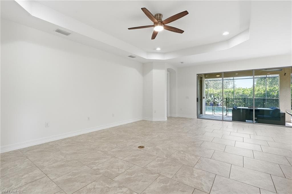 16329 Aberdeen WAY-5