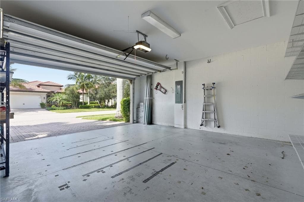16329 Aberdeen WAY-41