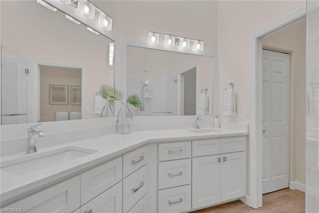 1215 Sarah Jean CIR J205-23