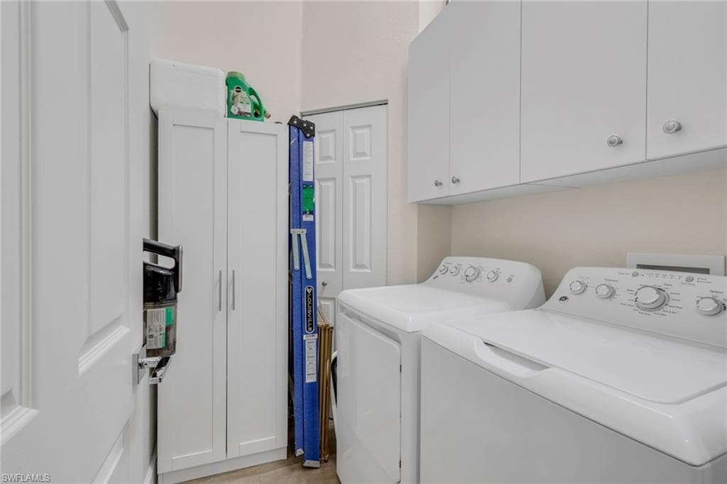 1215 Sarah Jean CIR J205-27