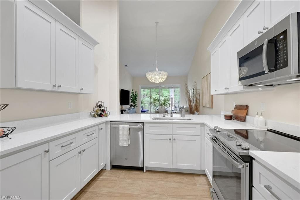 1215 Sarah Jean CIR J205-6