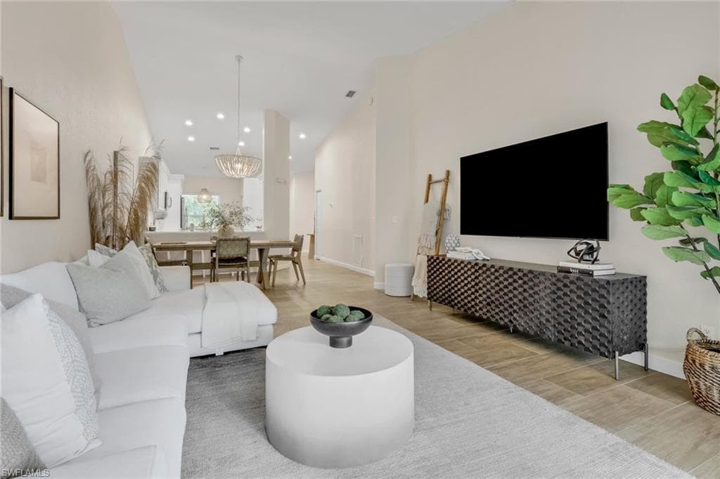 1215 Sarah Jean CIR J205-13