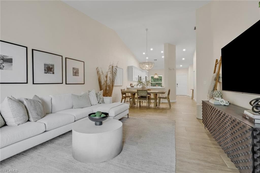 1215 Sarah Jean CIR J205-12