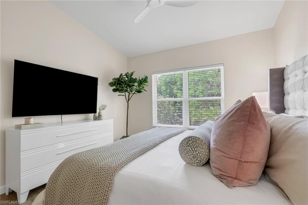 1215 Sarah Jean CIR J205-22