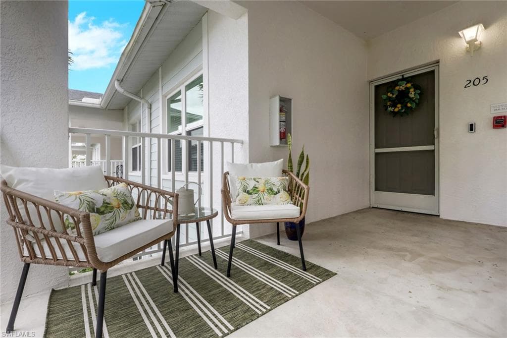 1215 Sarah Jean CIR J205-28