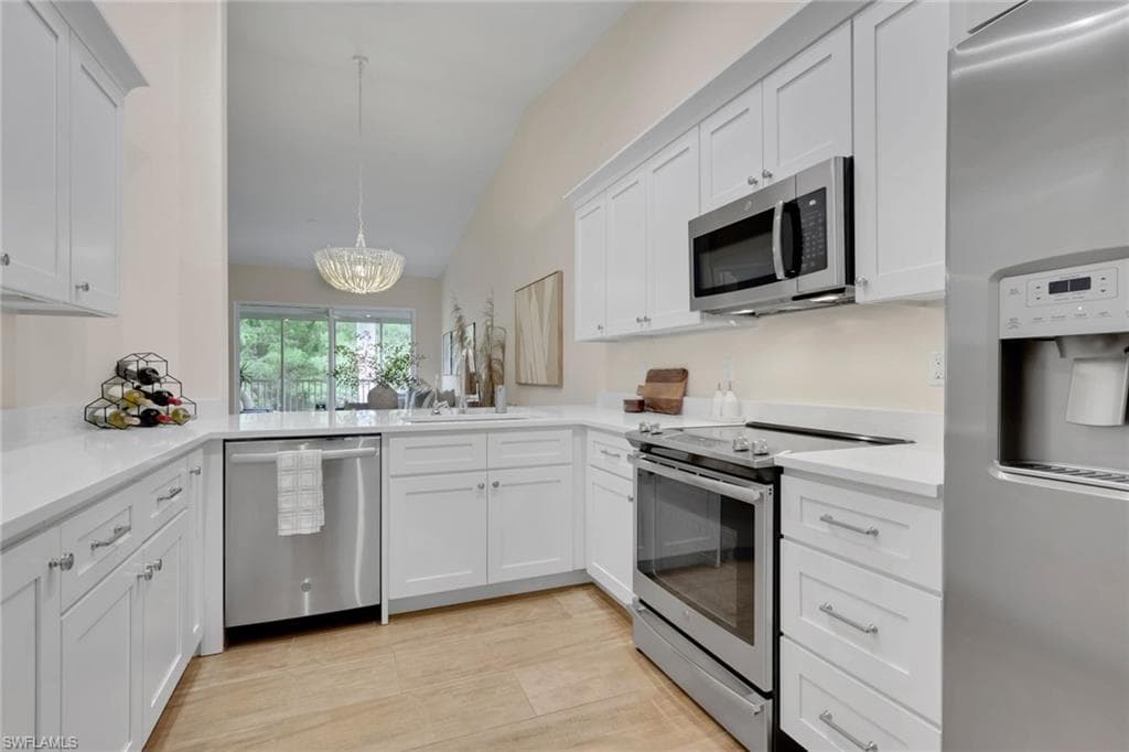 1215 Sarah Jean CIR J205-5