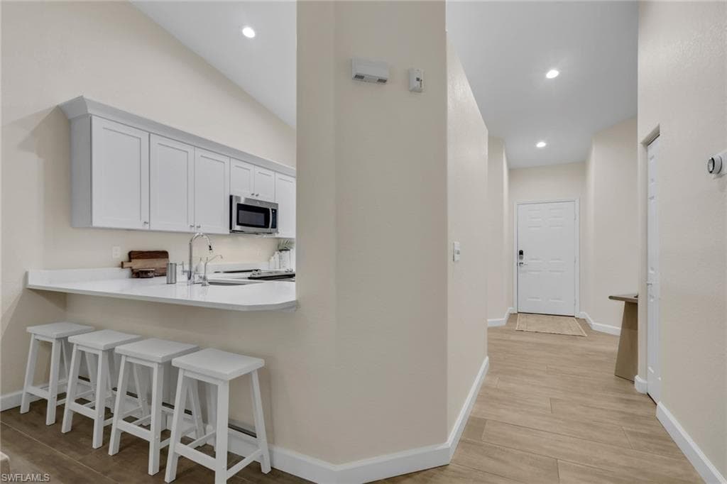 1215 Sarah Jean CIR J205-9
