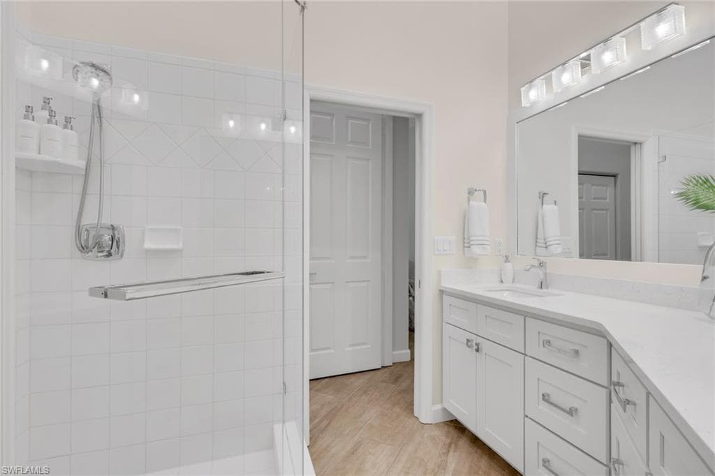 1215 Sarah Jean CIR J205-24