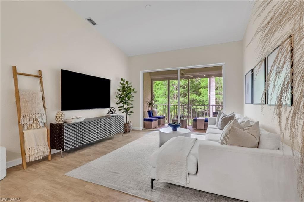 1215 Sarah Jean CIR J205-14