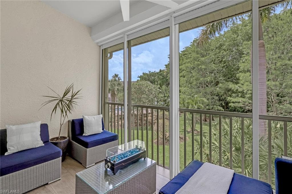1215 Sarah Jean CIR J205-18