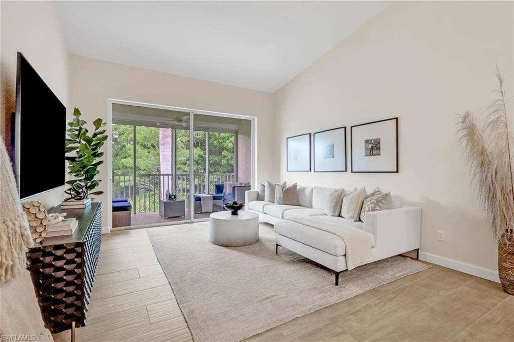 1215 Sarah Jean CIR J205-15