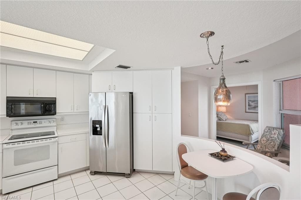260 Barefoot Beach BLVD 302-9