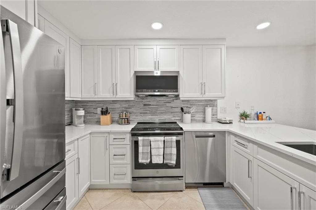 77 EMERALD WOODS DR I6-9